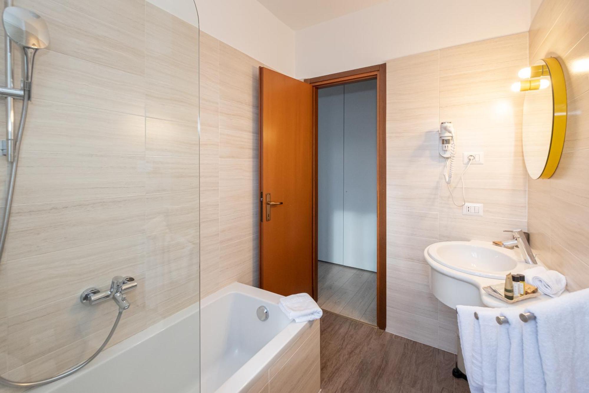 Il Grifo Bed & Breakfast Lenno Bagian luar foto